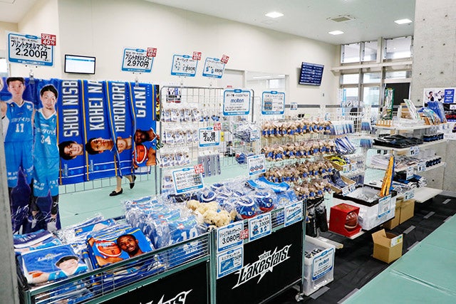 ③グッズやフード、会場は楽しみがいっぱい